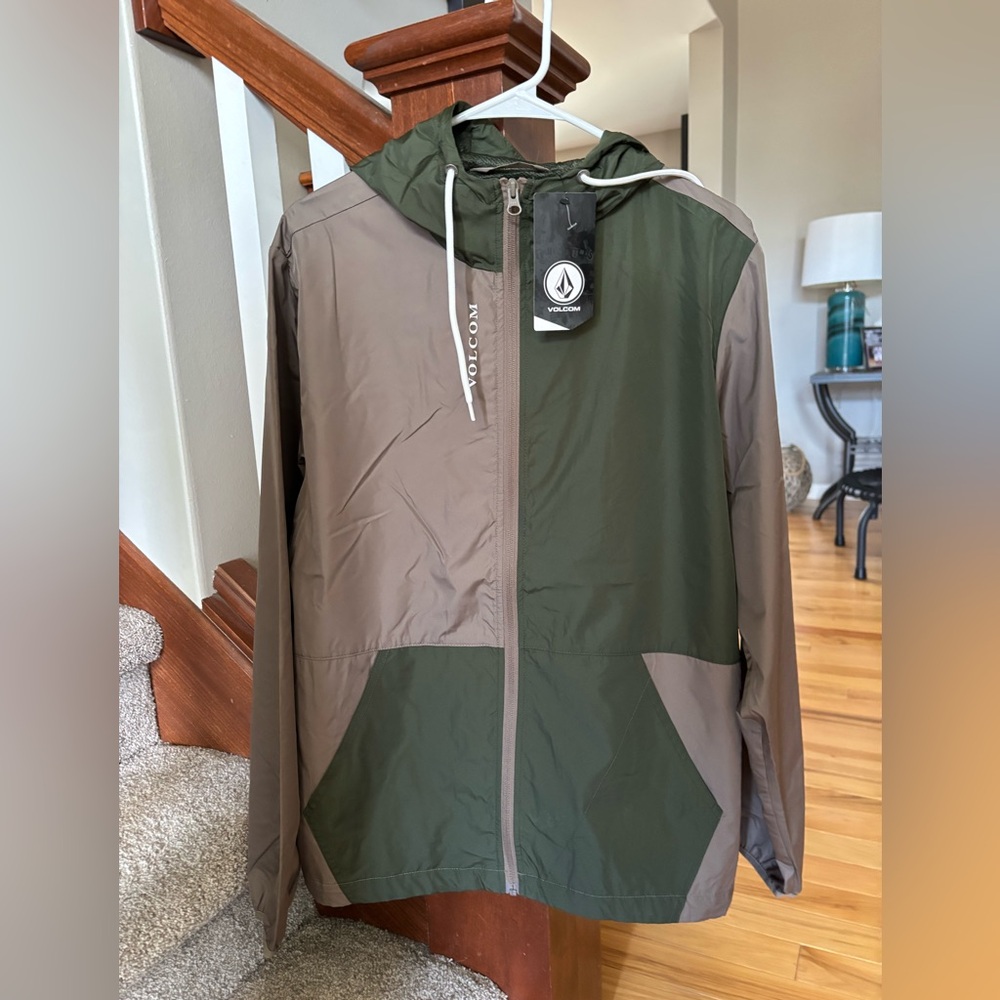 Volcom Karlin Green Taupe Colorblock Hooded Windbreaker Size M NWT